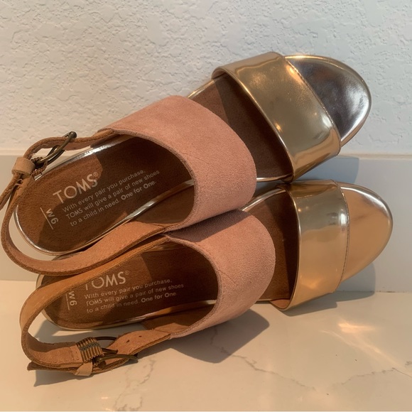 TOMS Pink and Gold Poppy Sandals - Picture 8 of 10